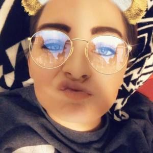 Meet your Posher, Alexis